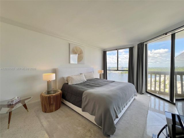 1000 W Island Boulevard 3010, Aventura, FL 33160