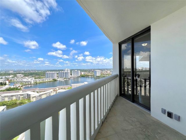 1000 W Island Boulevard 3010, Aventura, FL 33160