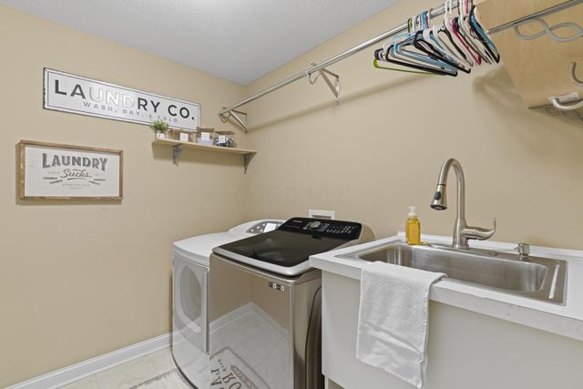 561 Fields Meadow Drive, Sunbury, OH 43074