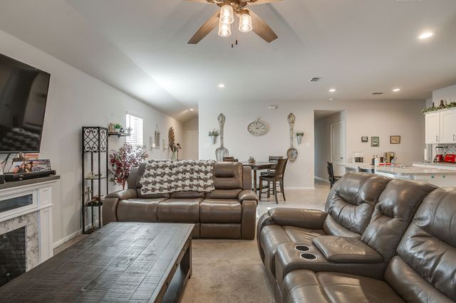 714 Rendyn Way, Cleburne, TX 76033