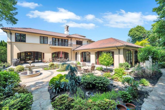 48 Nassau Drive, Great Neck, NY 11021