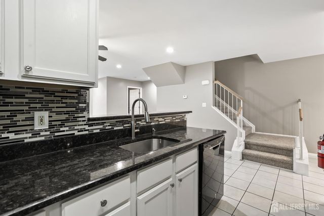 1707 Ridgeview Court, Sayreville, NJ 08859