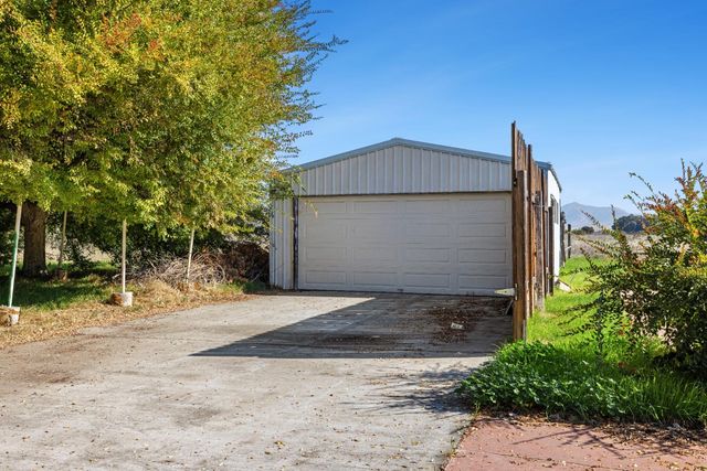 4666 N Zediker Avenue, Sanger, CA 93657