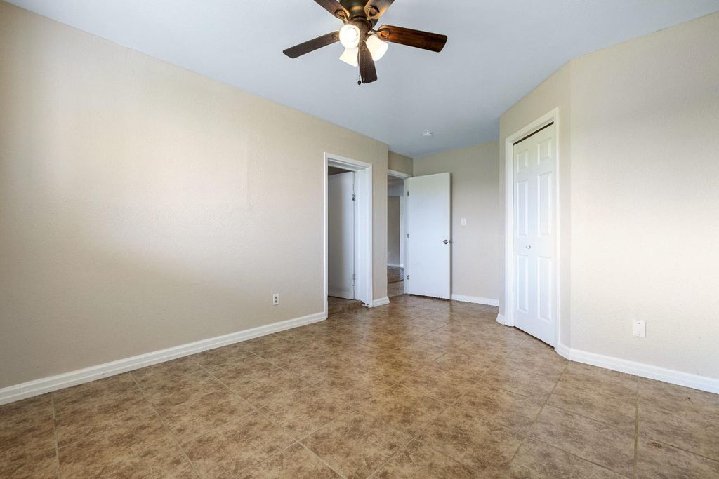 Image 14 of property listing at 4666 N Zediker Avenue, Sanger, CA 93657