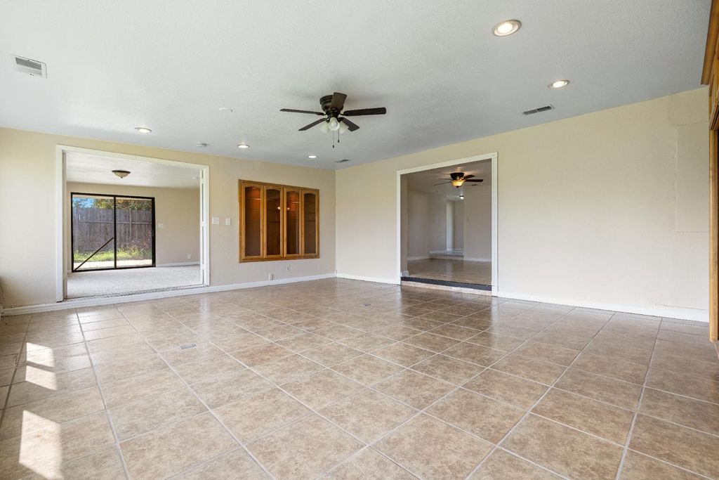 Image 18 of property listing at 4666 N Zediker Avenue, Sanger, CA 93657