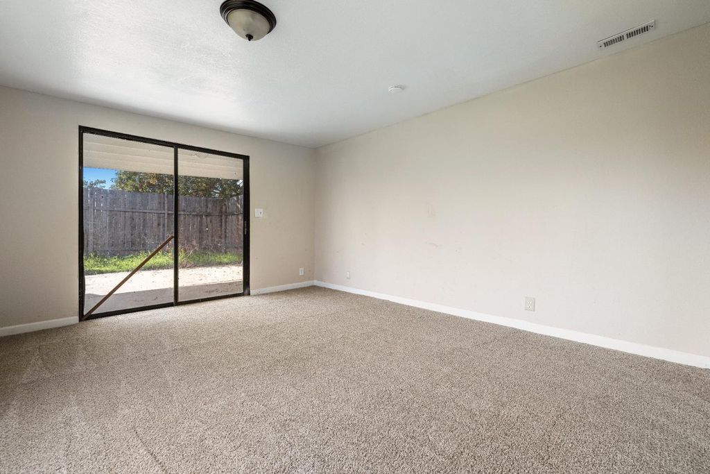 Image 19 of property listing at 4666 N Zediker Avenue, Sanger, CA 93657