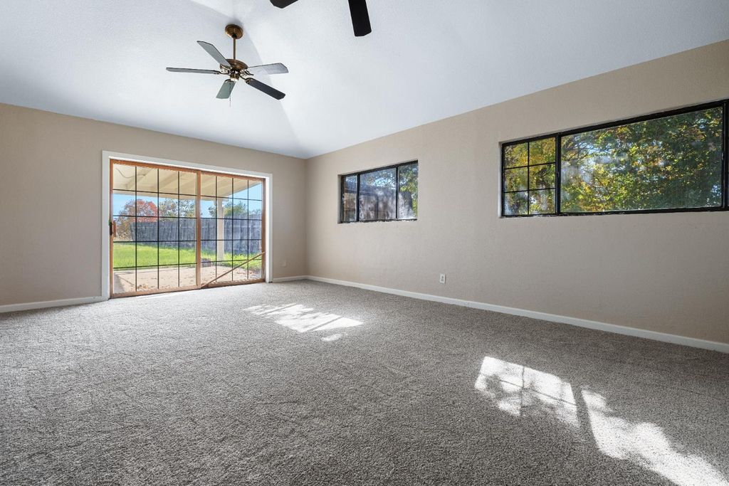 Image 26 of property listing at 4666 N Zediker Avenue, Sanger, CA 93657