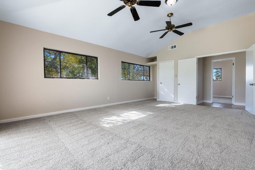 Image 27 of property listing at 4666 N Zediker Avenue, Sanger, CA 93657