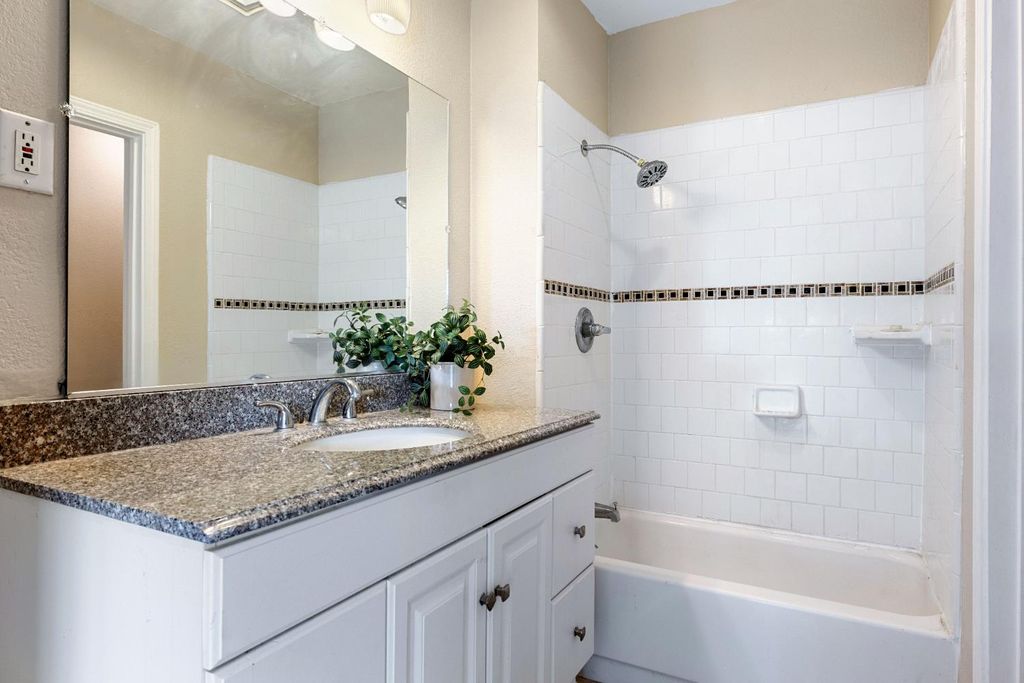 Image 29 of property listing at 4666 N Zediker Avenue, Sanger, CA 93657