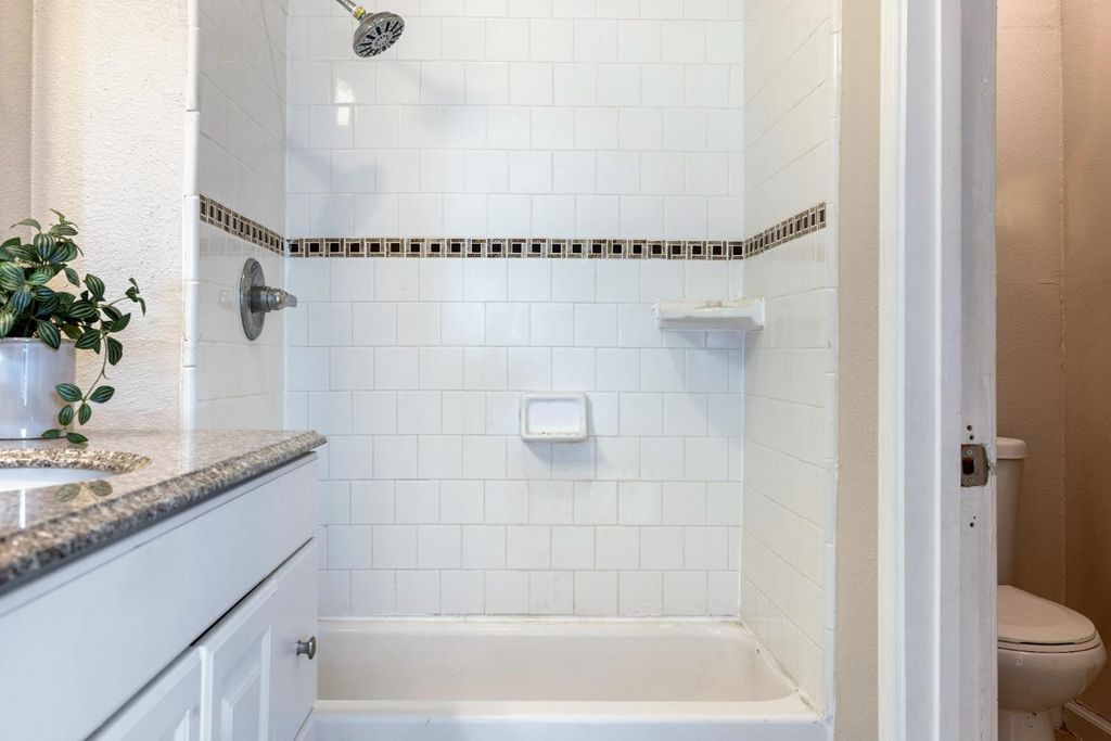 Image 30 of property listing at 4666 N Zediker Avenue, Sanger, CA 93657