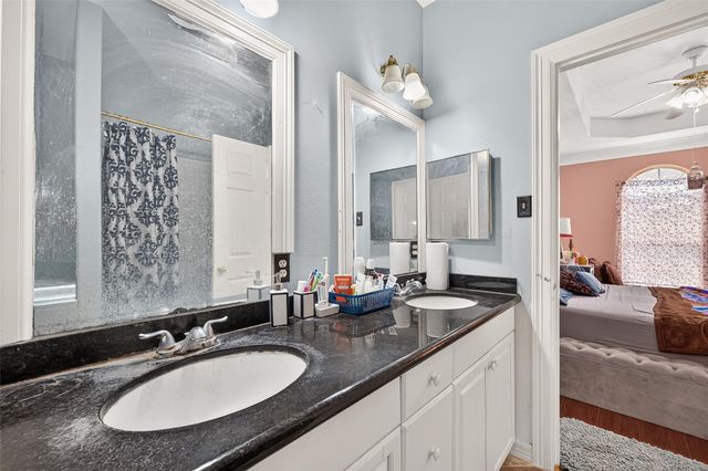 11045 Landswalk Drive 122, Houston, TX 77099