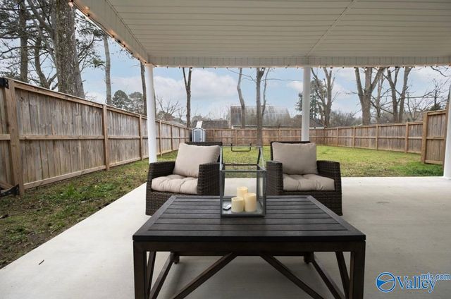 702 Main Street E, Hartselle, AL 35640