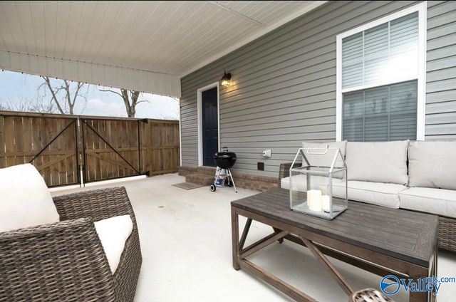 702 Main Street E, Hartselle, AL 35640