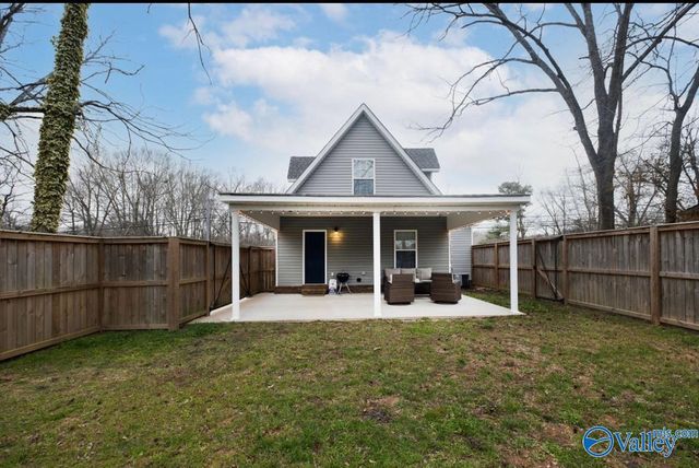 702 Main Street E, Hartselle, AL 35640