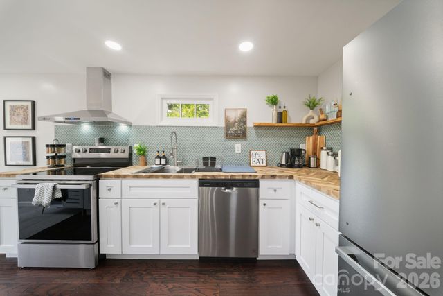 2 Laban Lane, Asheville, NC 28805