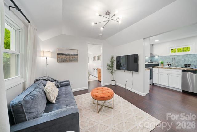2 Laban Lane, Asheville, NC 28805