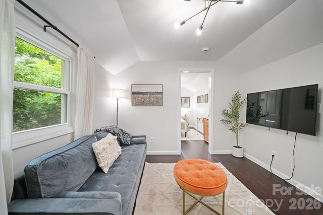 2 Laban Lane, Asheville, NC 28805
