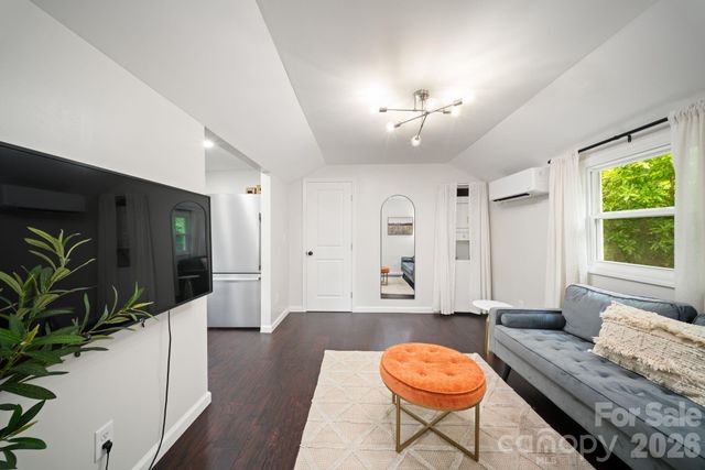 2 Laban Lane, Asheville, NC 28805