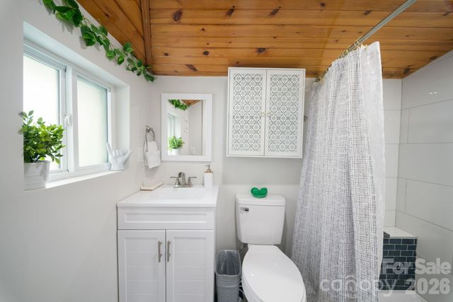2 Laban Lane, Asheville, NC 28805