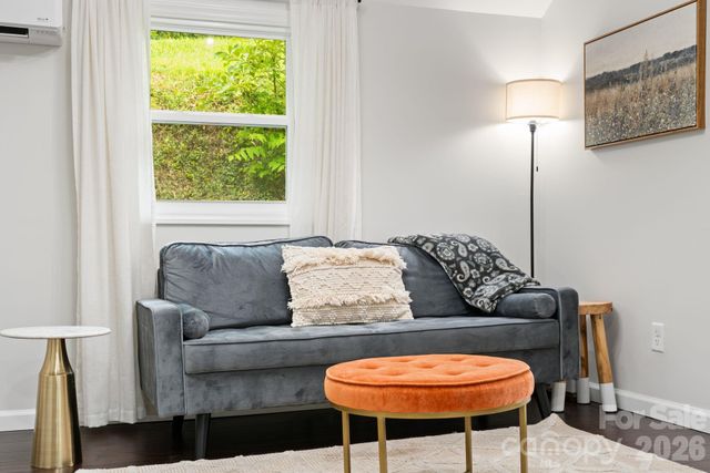 2 Laban Lane, Asheville, NC 28805
