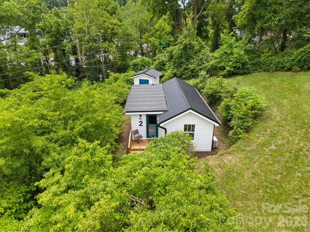 2 Laban Lane, Asheville, NC 28805