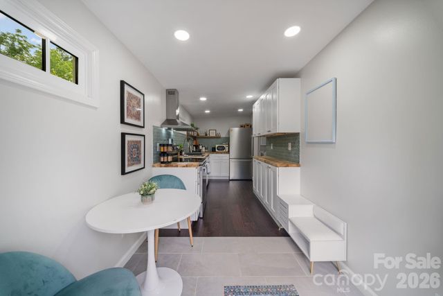 2 Laban Lane, Asheville, NC 28805