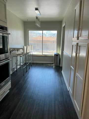 23181 Parklawn Street, Oak Park, MI 48237