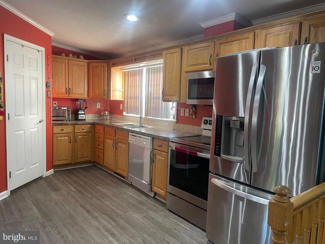 9412 FIRTREE PARK ST, Capitol Heights, MD 20743