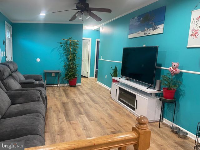 9412 FIRTREE PARK ST, Capitol Heights, MD 20743