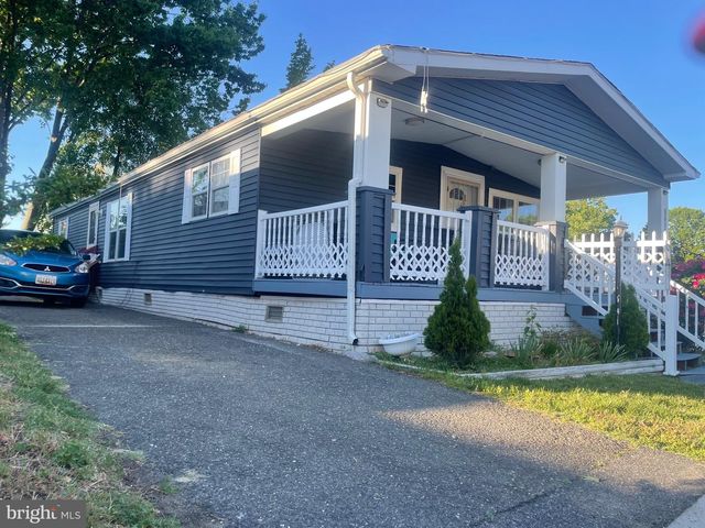 9412 FIRTREE PARK ST, Capitol Heights, MD 20743