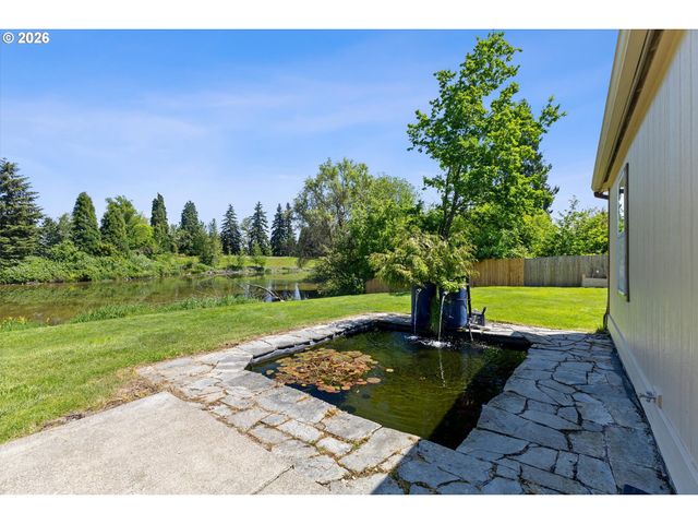 3231 Ne HOLLAND Ct, Portland, OR 97211