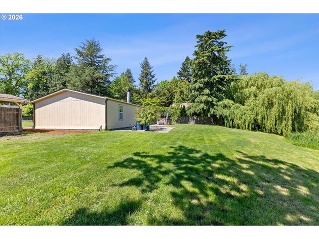 3231 Ne HOLLAND Ct, Portland, OR 97211