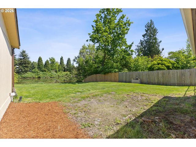 3231 Ne HOLLAND Ct, Portland, OR 97211
