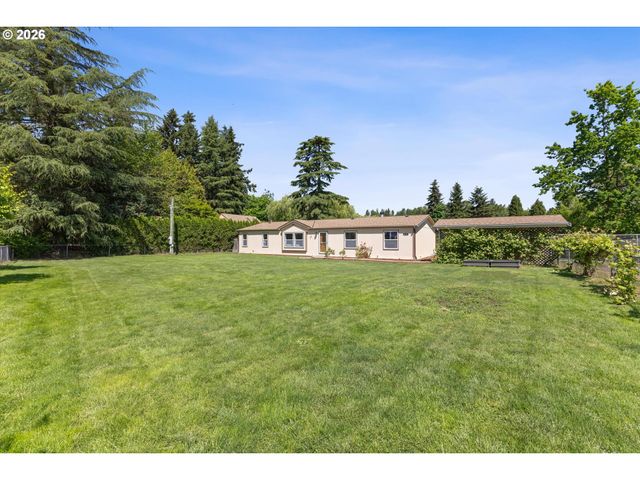 3231 Ne HOLLAND Ct, Portland, OR 97211