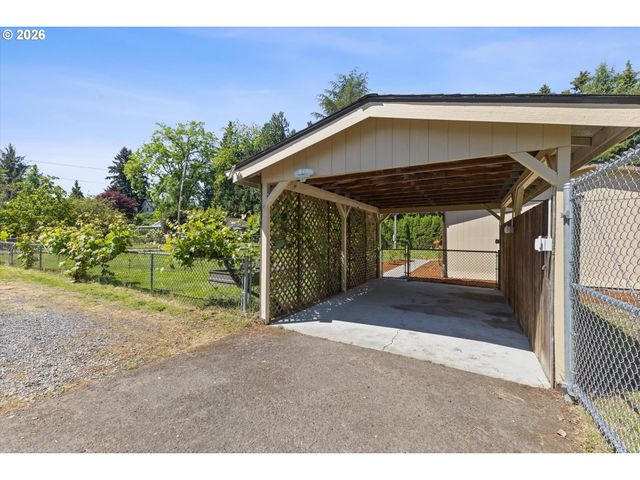 3231 Ne HOLLAND Ct, Portland, OR 97211
