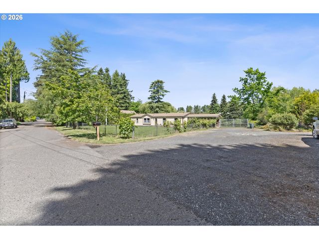 3231 Ne HOLLAND Ct, Portland, OR 97211