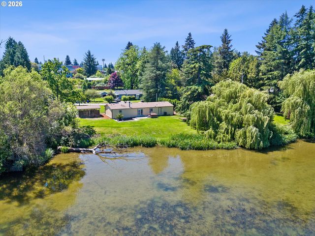 3231 Ne HOLLAND Ct, Portland, OR 97211
