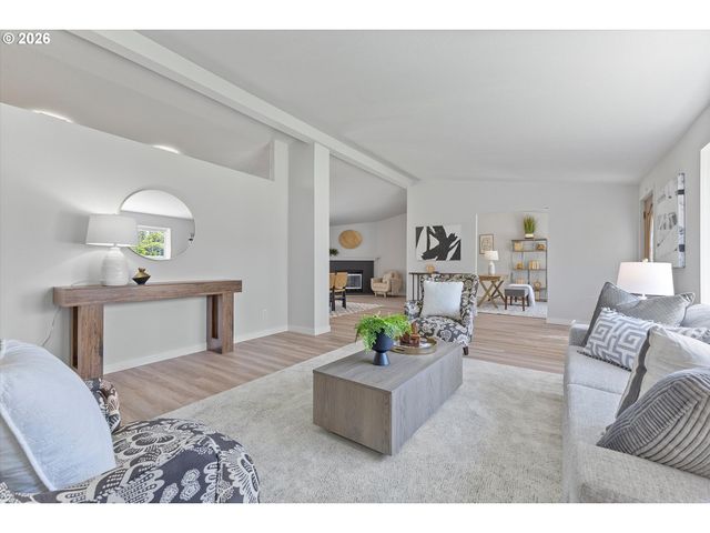 3231 Ne HOLLAND Ct, Portland, OR 97211