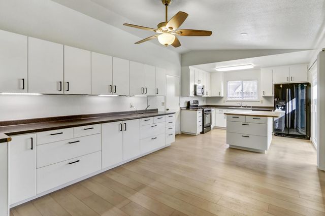 1017 Marston St, West Sacramento, CA 95605