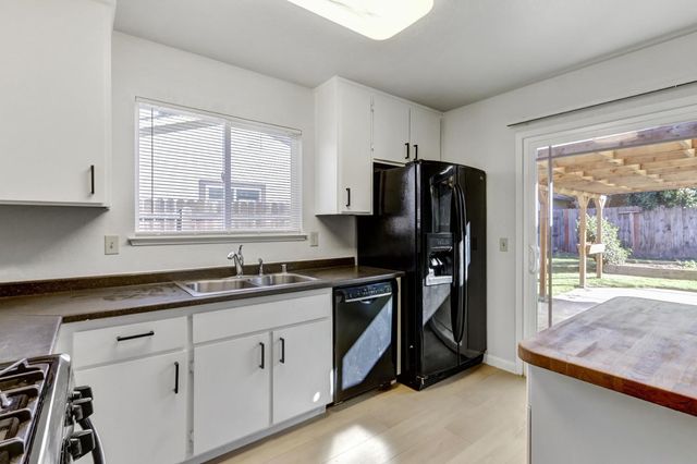 1017 Marston St, West Sacramento, CA 95605