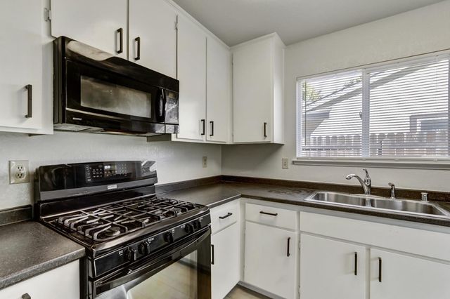 1017 Marston St, West Sacramento, CA 95605