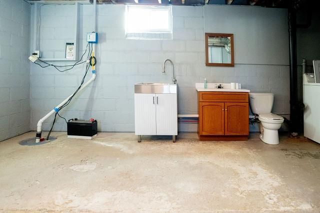 310 11th Avenue NE, Jamestown, ND 58401