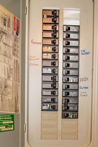 310 11th Avenue NE, Jamestown, ND 58401