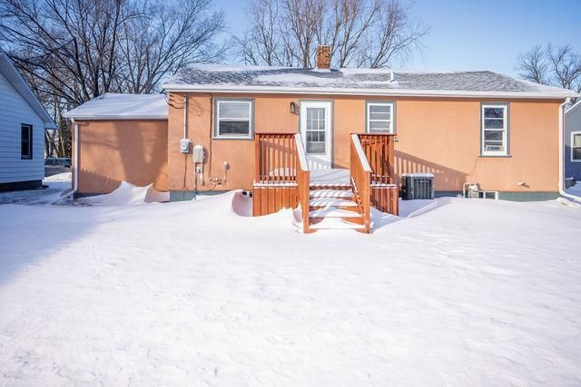 310 11th Avenue NE, Jamestown, ND 58401