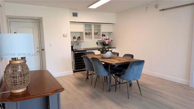 100 Bayview Drive 431, Sunny Isles Beach, FL 33160