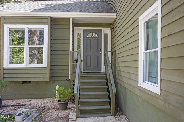 9 Lark Circle, Chapel Hill, NC 27517