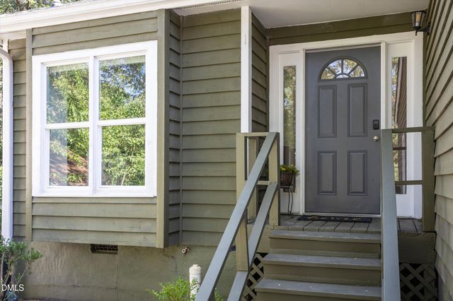 9 Lark Circle, Chapel Hill, NC 27517