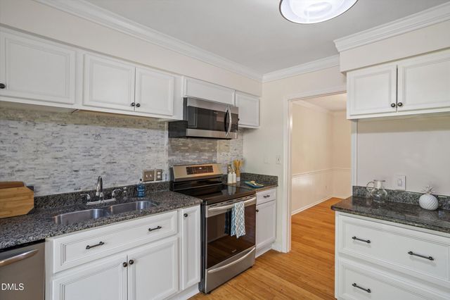 9 Lark Circle, Chapel Hill, NC 27517