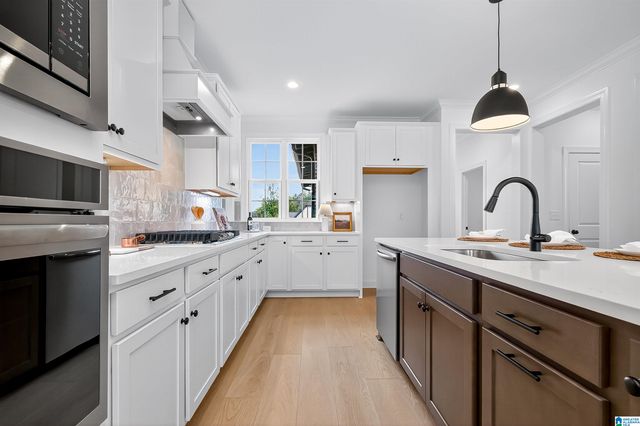 600 CALVERT CIRCLE, Hoover, AL 35244