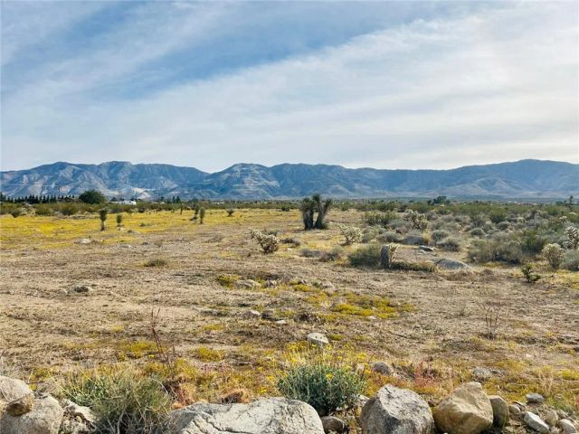 32 Amber, Lucerne Valley, CA 92356